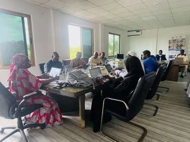 A meeting of the LIFE-AR steering committee in The Gambia. Chapter 2